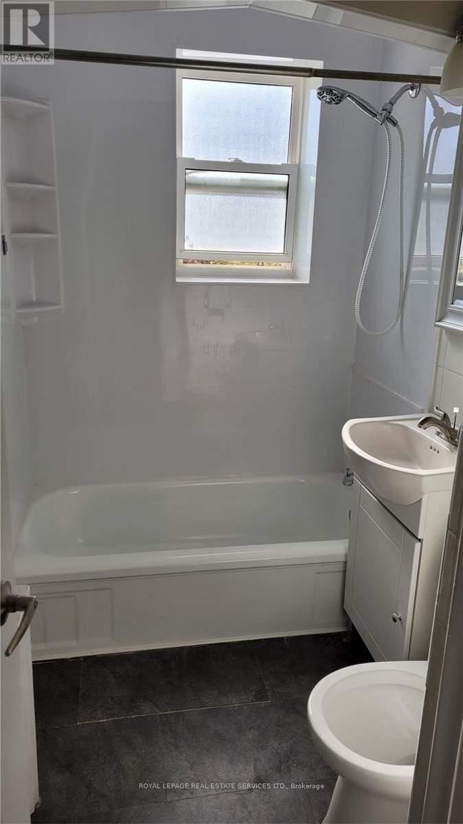 102 - 55a Long Branch Avenue, Toronto, Ontario  M8W 3J1 - Photo 4 - W12636948