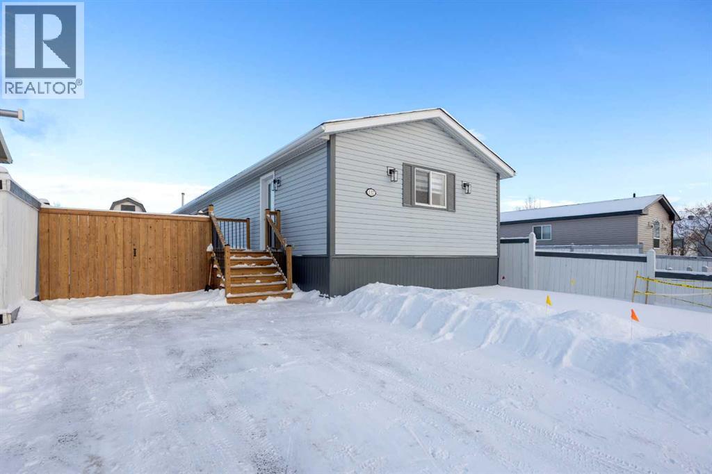 137 Mitchell Drive, Fort Mcmurray, Alberta T9K 2P1 - Photo 1 - A2274723