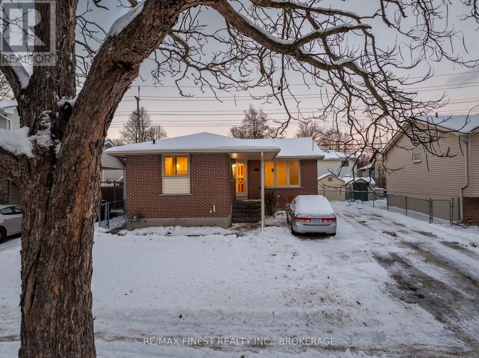 171 Sutherland Drive, Kingston, Ontario  K7K 5W1 - Photo 2 - X12636956