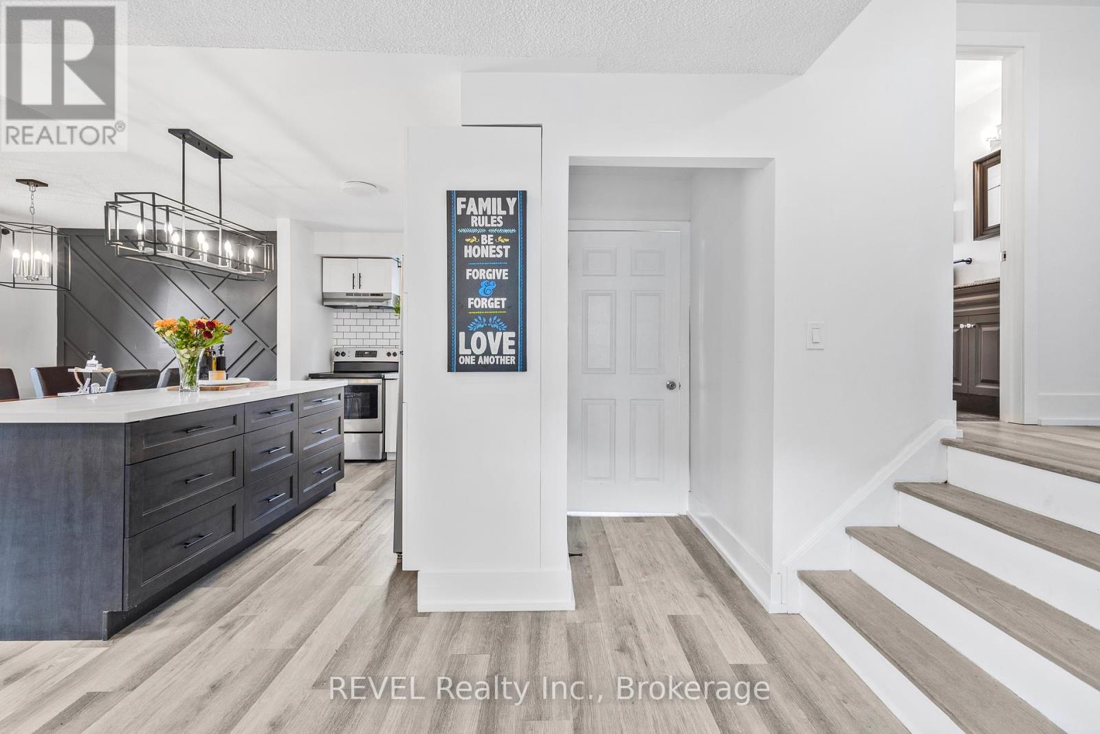 16 Roxborough Court, St. Catharines, Ontario L2M 6E3 - Photo 18 - X12425175