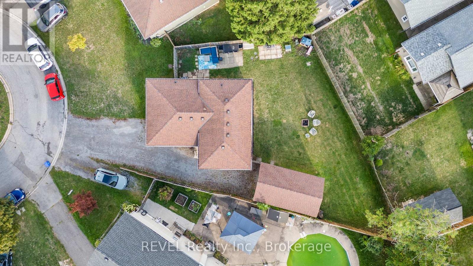 16 Roxborough Court, St. Catharines, Ontario L2M 6E3 - Photo 14 - X12425175