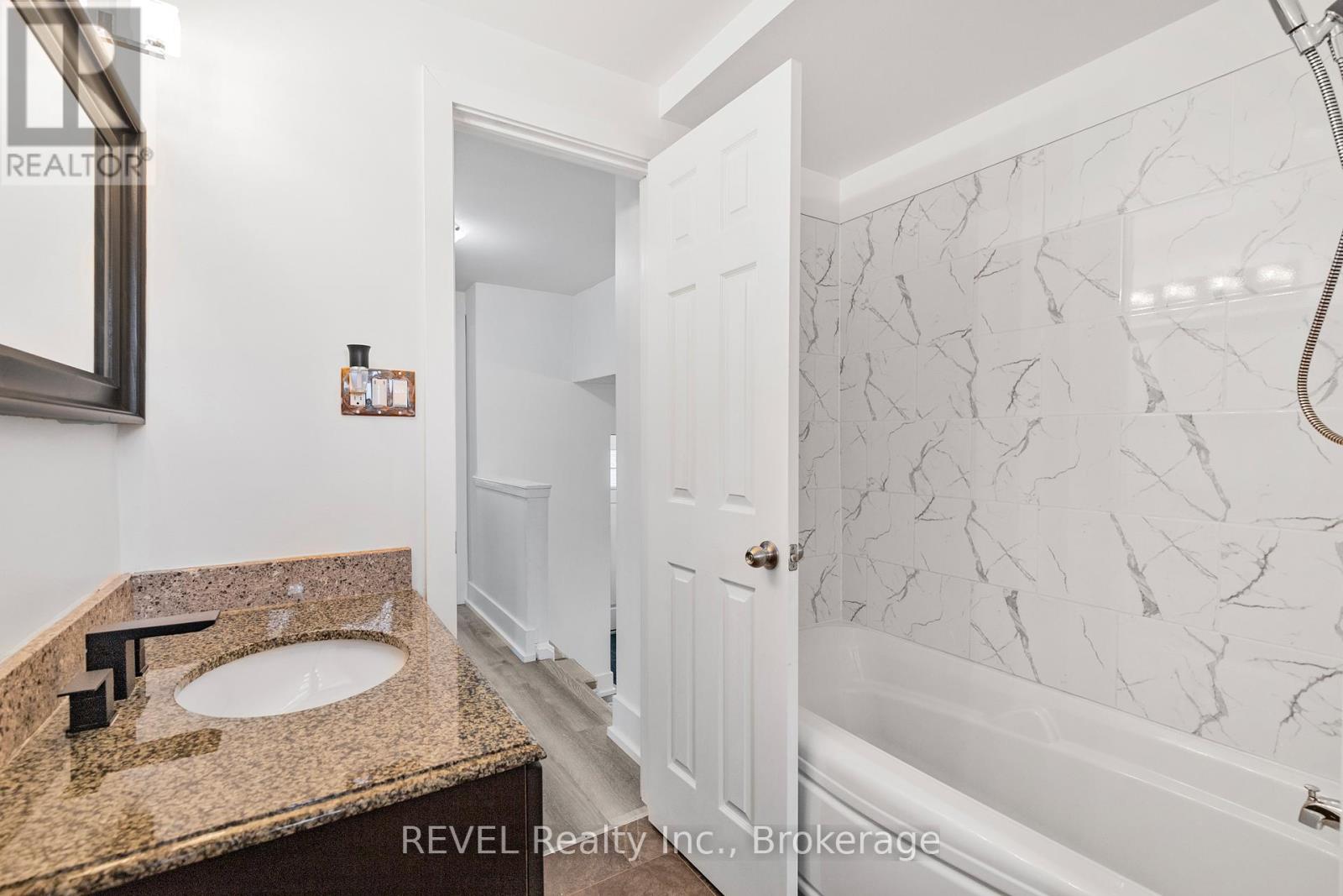 16 Roxborough Court, St. Catharines, Ontario L2M 6E3 - Photo 34 - X12425175