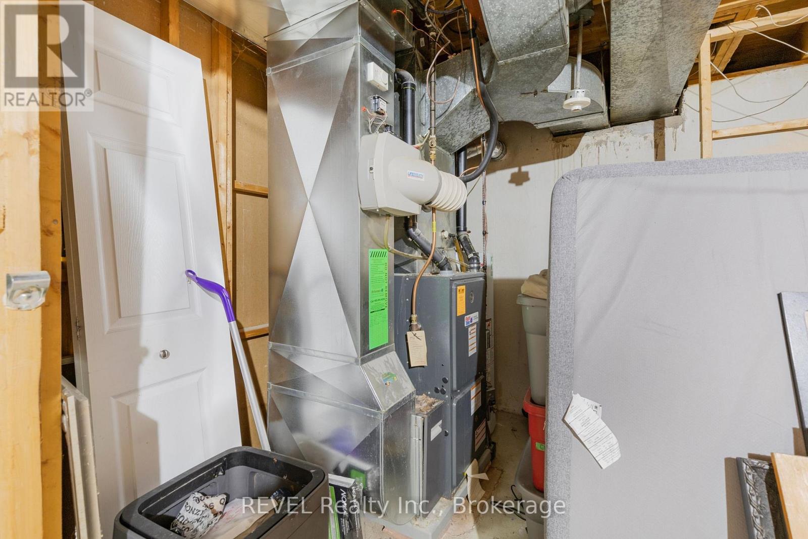 16 Roxborough Court, St. Catharines, Ontario L2M 6E3 - Photo 40 - X12425175