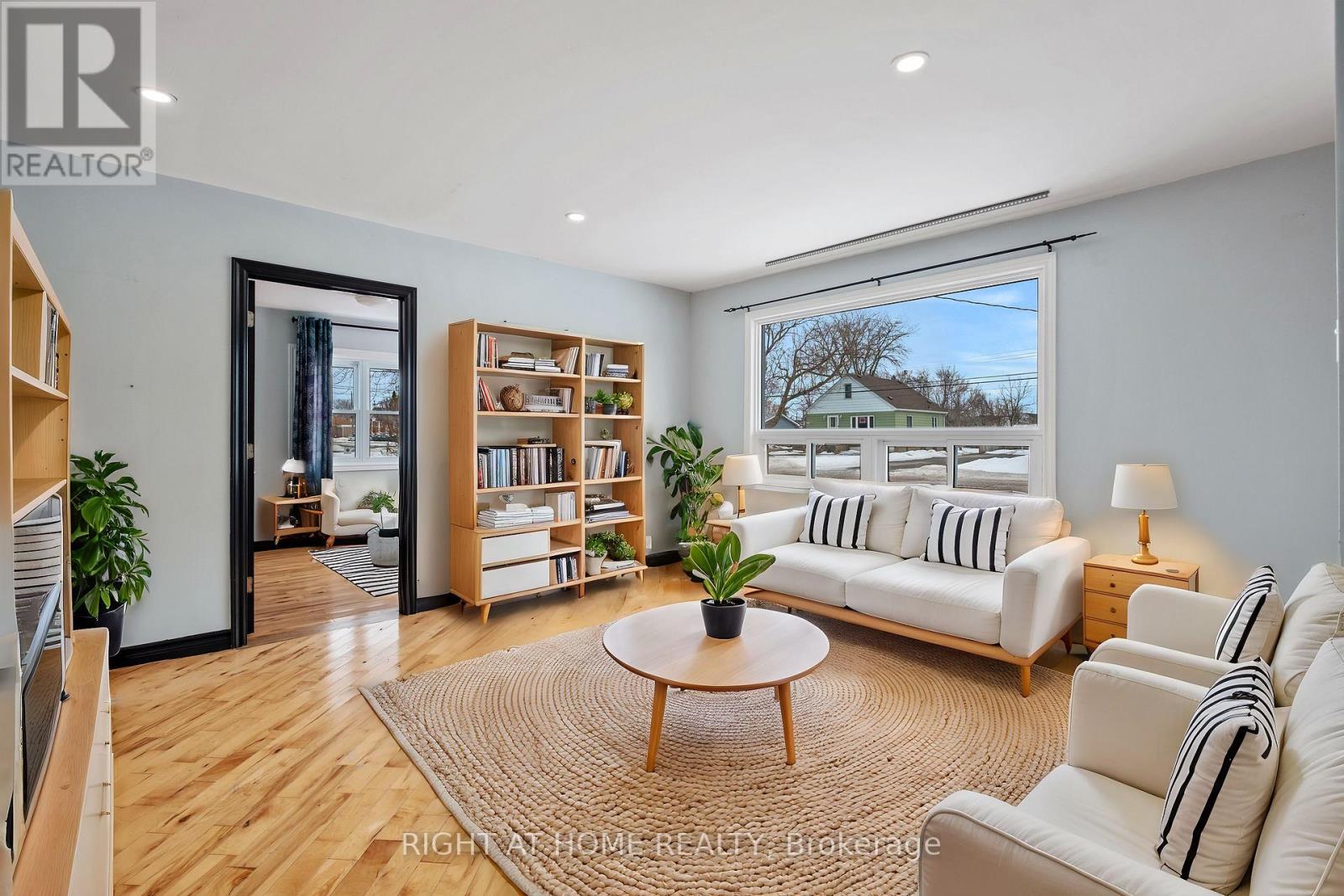 7813 Mulhern Street, Niagara Falls, Ontario  L2H 1B6 - Photo 7 - X12636906