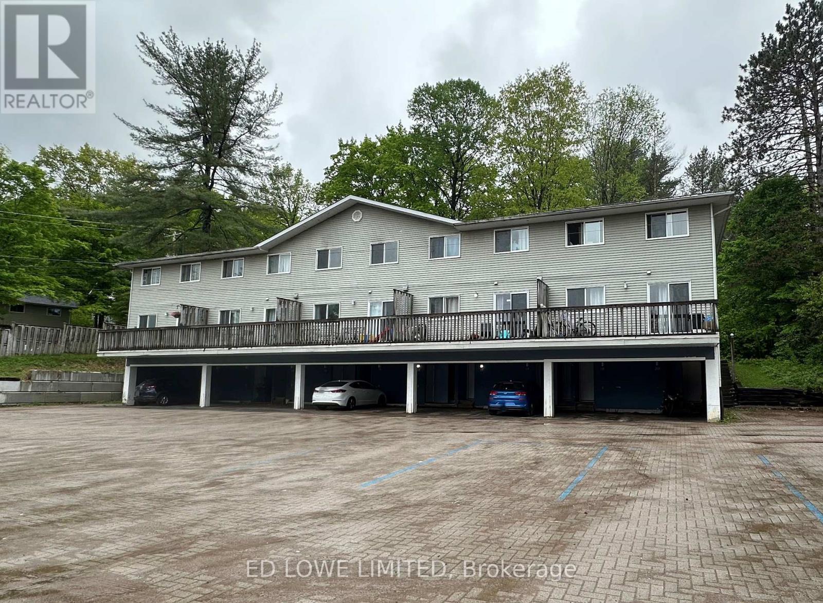 28 Earls Road, Huntsville, Ontario  P1H 1C7 - Photo 2 - X12636916