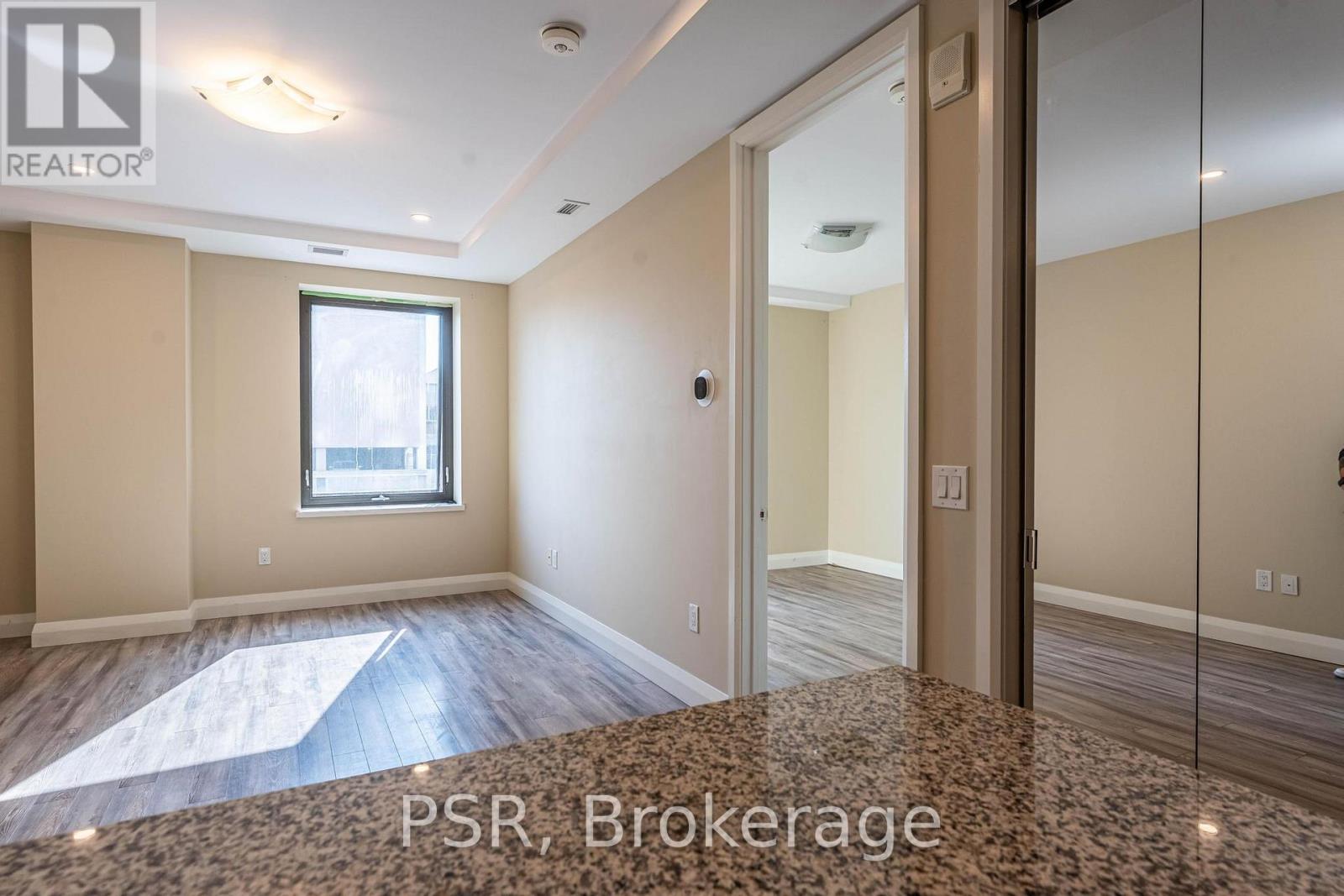 421 - 118 King Street E, Hamilton, Ontario  L8N 0A9 - Photo 11 - X12636942