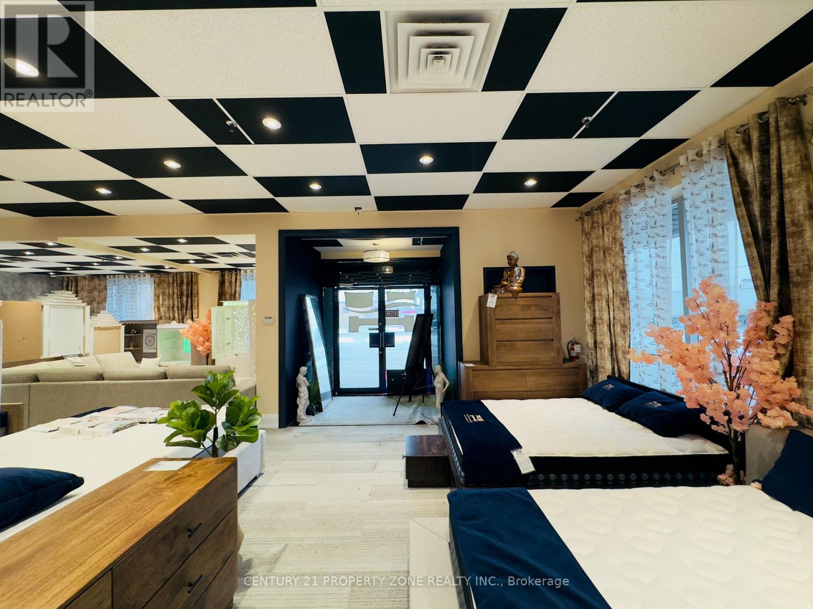 1 - 268 Rutherford Road S, Brampton, Ontario  L6W 3L2 - Photo 16 - W12634908