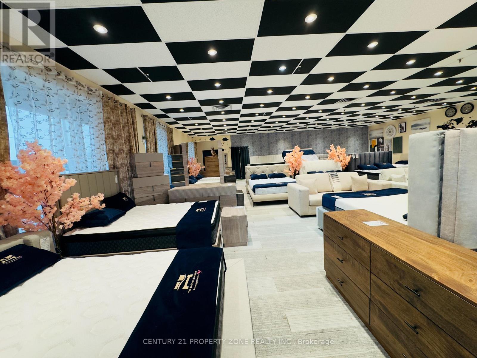 1 - 268 Rutherford Road S, Brampton, Ontario  L6W 3L2 - Photo 7 - W12634908