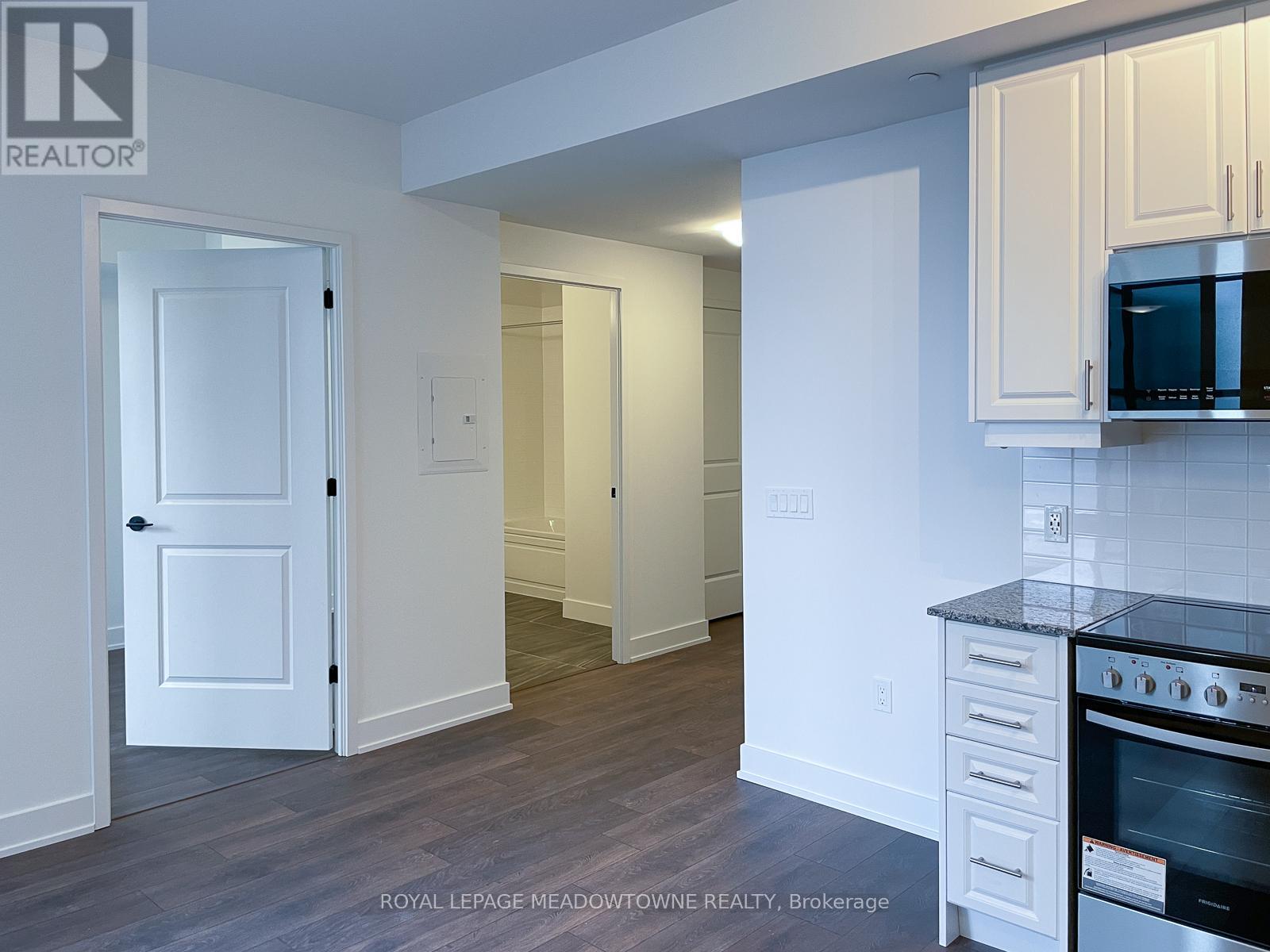 201 - 2343 Khalsa Gate, Oakville, Ontario  L6M 5R6 - Photo 5 - W12636690