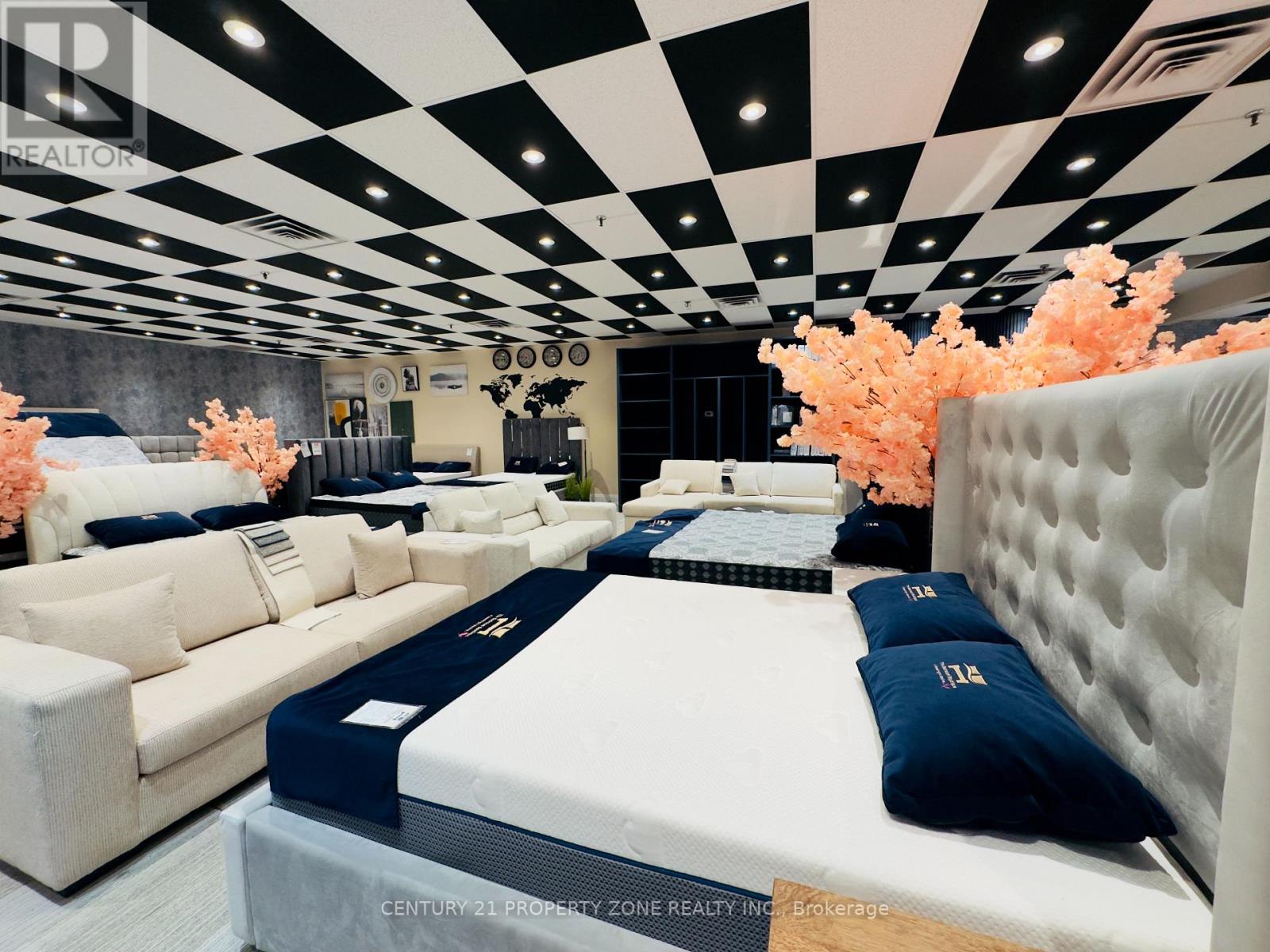 1 - 268 Rutherford Road S, Brampton, Ontario  L6W 3L2 - Photo 8 - W12634908