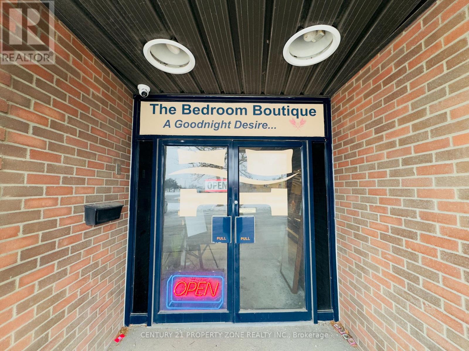 1 - 268 Rutherford Road S, Brampton, Ontario  L6W 3L2 - Photo 4 - W12634908