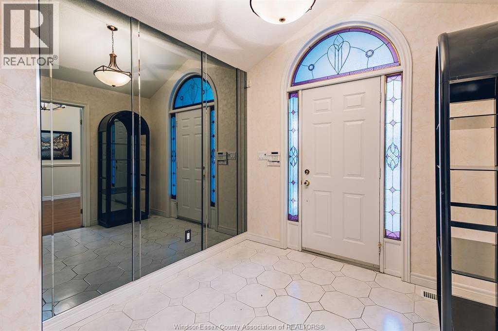 642 Lake Trail Drive, Windsor, Ontario N9G 2M3 - Photo 12 - 25031739