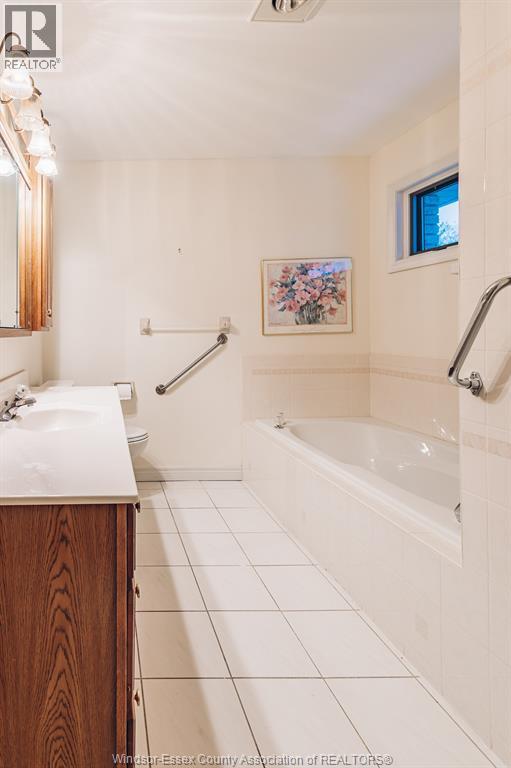 642 Lake Trail Drive, Windsor, Ontario N9G 2M3 - Photo 25 - 25031739