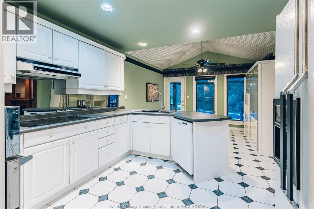 642 Lake Trail Drive, Windsor, Ontario N9G 2M3 - Photo 29 - 25031739