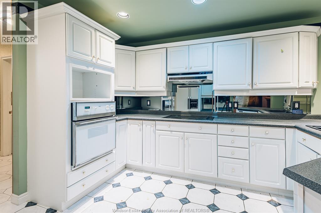 642 Lake Trail Drive, Windsor, Ontario N9G 2M3 - Photo 30 - 25031739