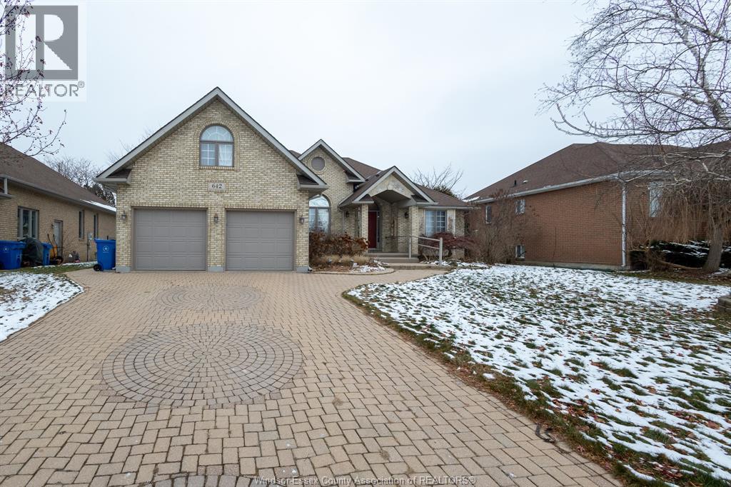 642 Lake Trail Drive, Windsor, Ontario N9G 2M3 - Photo 4 - 25031739