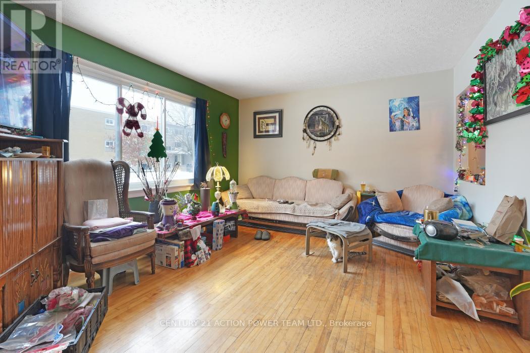 642 Borthwick Avenue, Ottawa, Ontario  K1K 2L9 - Photo 6 - X12616894