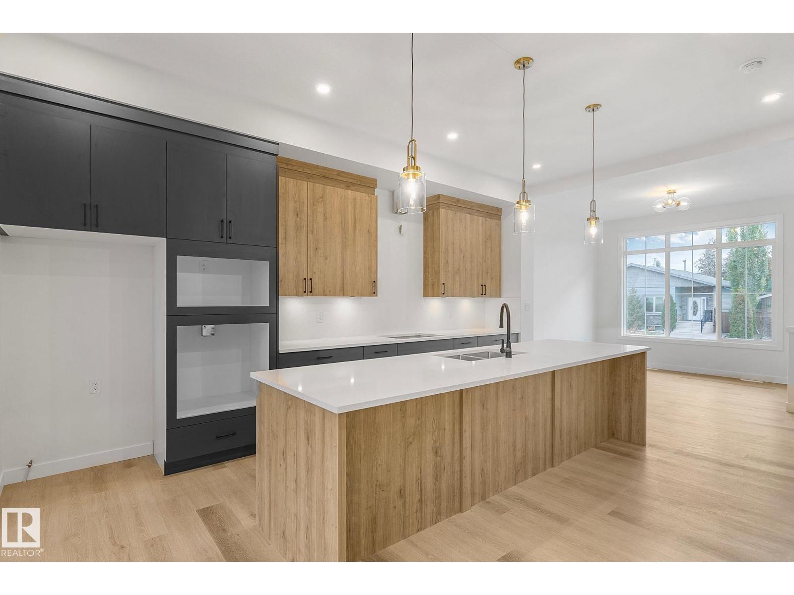 9926 157 St Nw, Edmonton, Alberta  T5P 2T6 - Photo 10 - E4468234