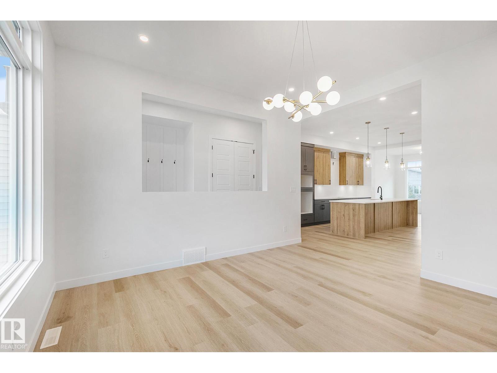 9926 157 St Nw, Edmonton, Alberta  T5P 2T6 - Photo 19 - E4468234