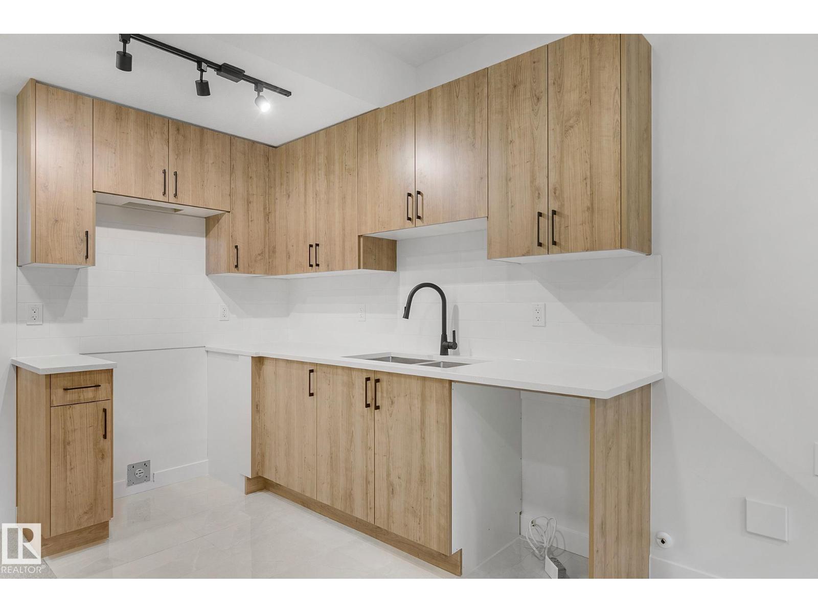 9926 157 St Nw, Edmonton, Alberta  T5P 2T6 - Photo 42 - E4468234