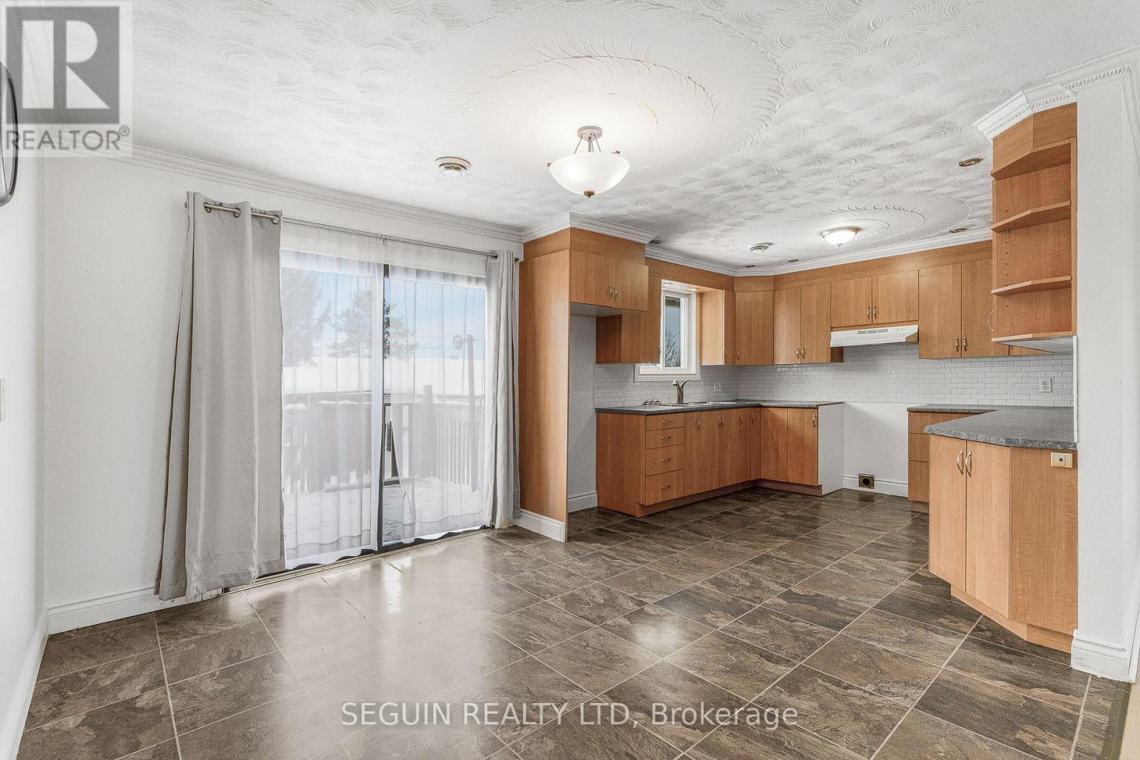 586-588 Bolt Road, Alfred And Plantagenet, Ontario  K0B 1A0 - Photo 12 - X12637034