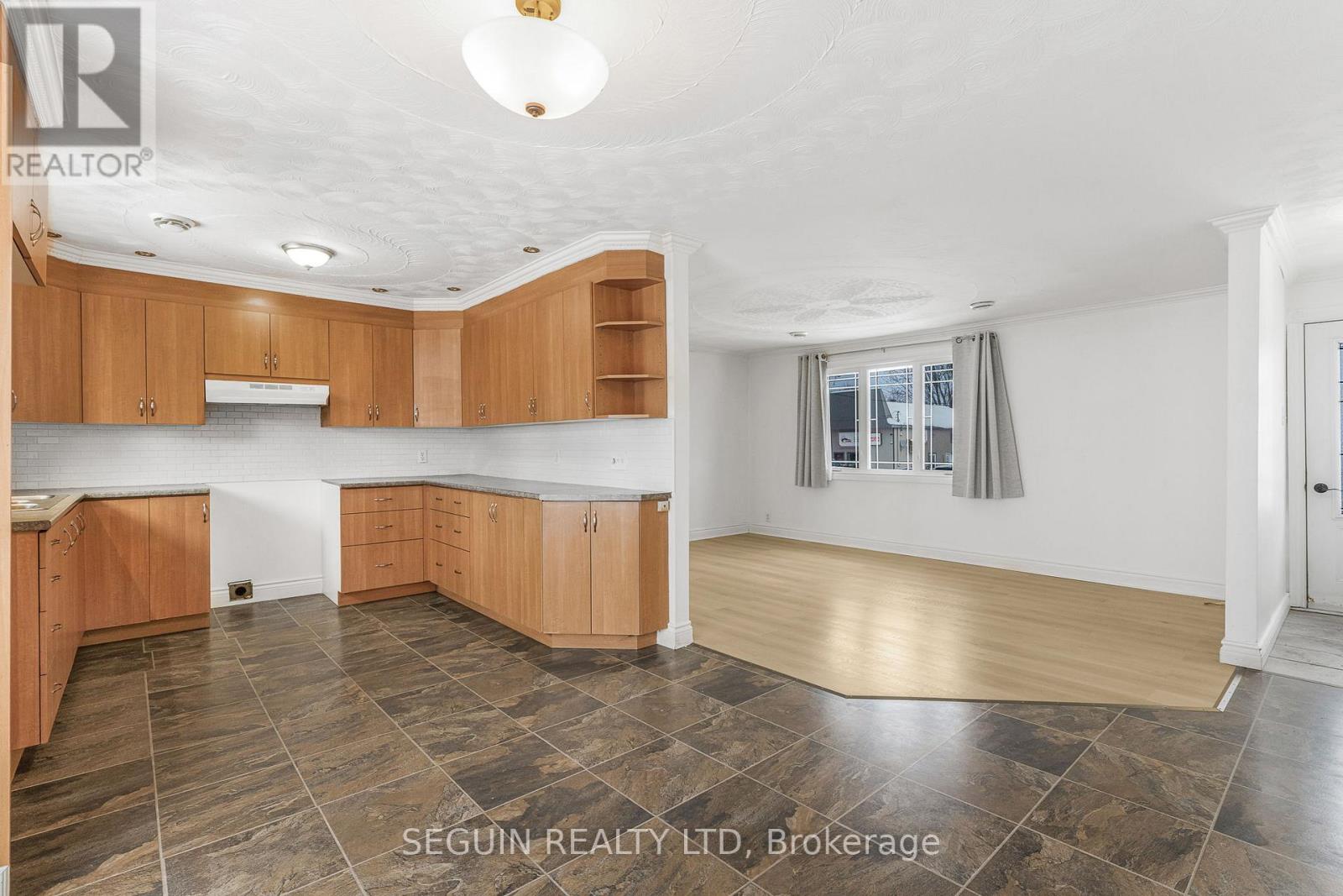 586-588 Bolt Road, Alfred And Plantagenet, Ontario  K0B 1A0 - Photo 13 - X12637034