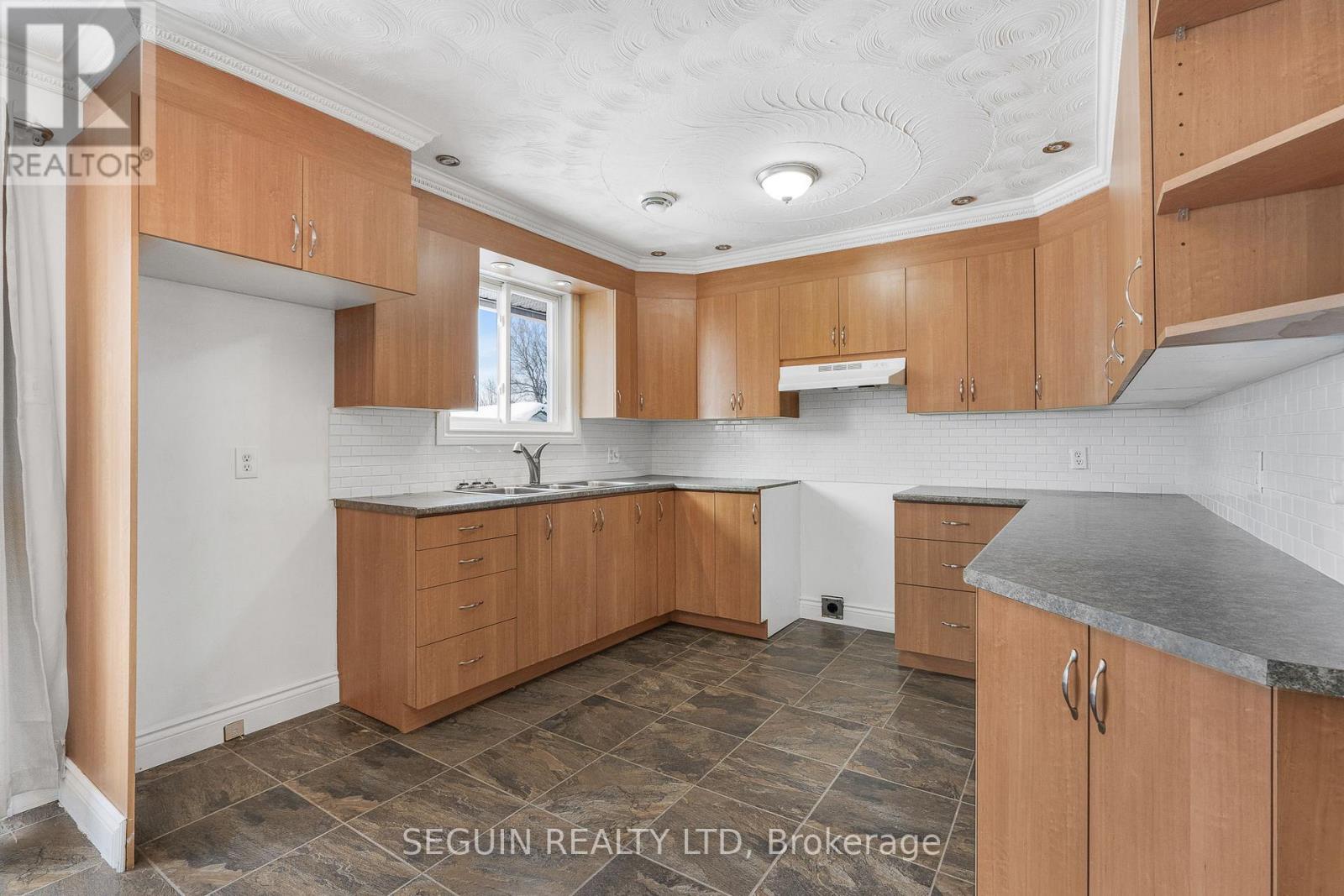 586-588 Bolt Road, Alfred And Plantagenet, Ontario  K0B 1A0 - Photo 14 - X12637034