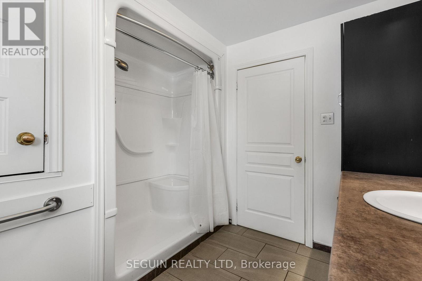 586-588 Bolt Road, Alfred And Plantagenet, Ontario  K0B 1A0 - Photo 21 - X12637034