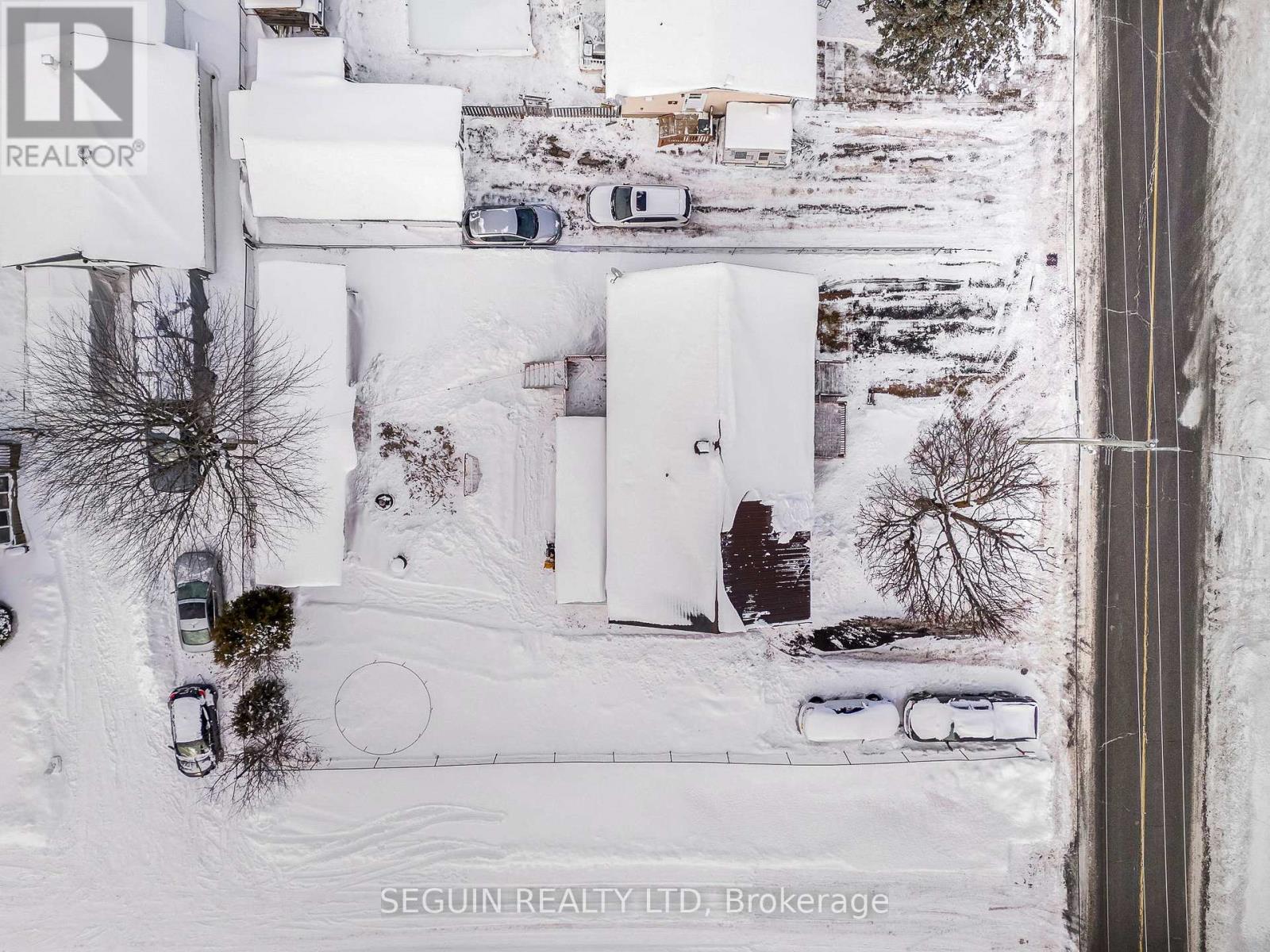 586-588 Bolt Road, Alfred And Plantagenet, Ontario  K0B 1A0 - Photo 3 - X12637034