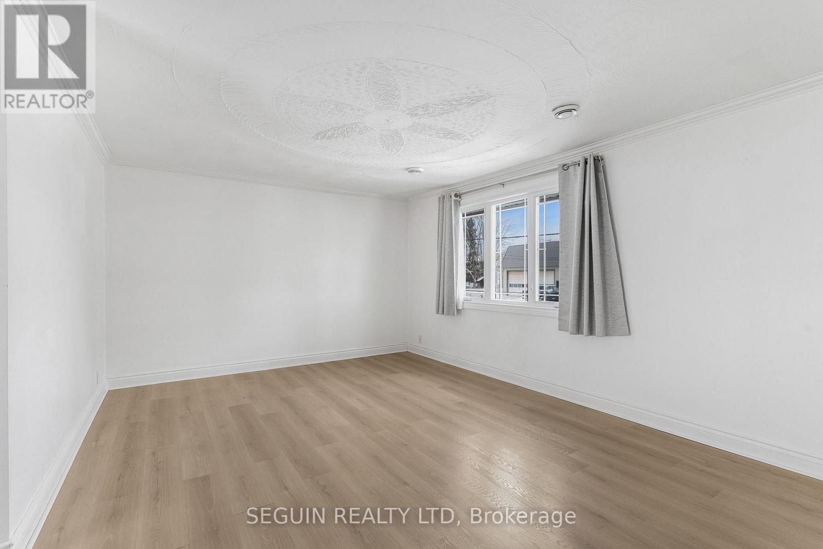 586-588 Bolt Road, Alfred And Plantagenet, Ontario  K0B 1A0 - Photo 8 - X12637034