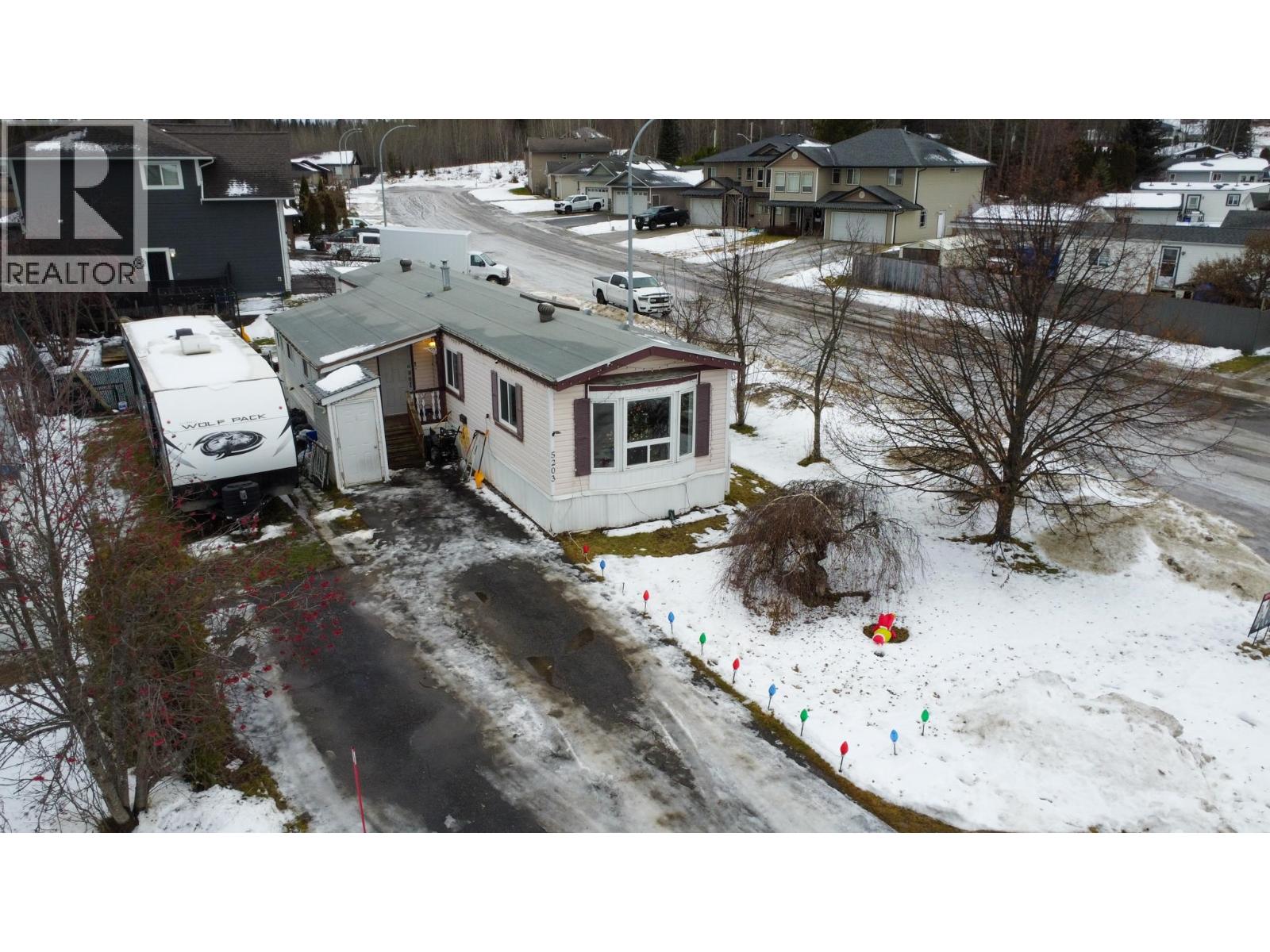 5203 Cook Place, Prince George, British Columbia  V2K 5G7 - Photo 3 - R3074139