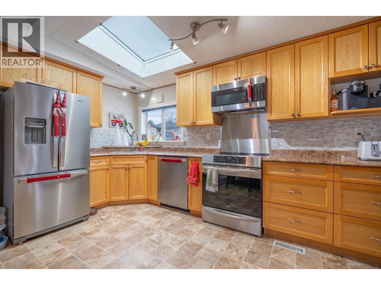 5203 Cook Place, Prince George, British Columbia  V2K 5G7 - Photo 8 - R3074139