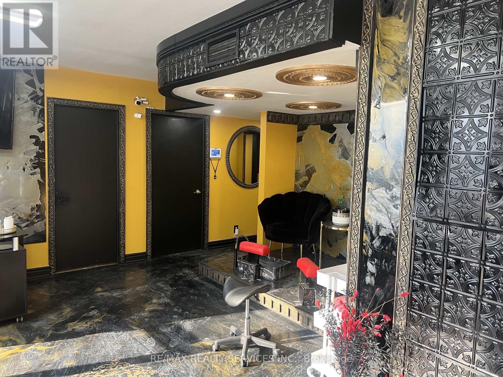 34 Berwick Avenue, Toronto, Ontario  M5P 1H1 - Photo 2 - C12636984