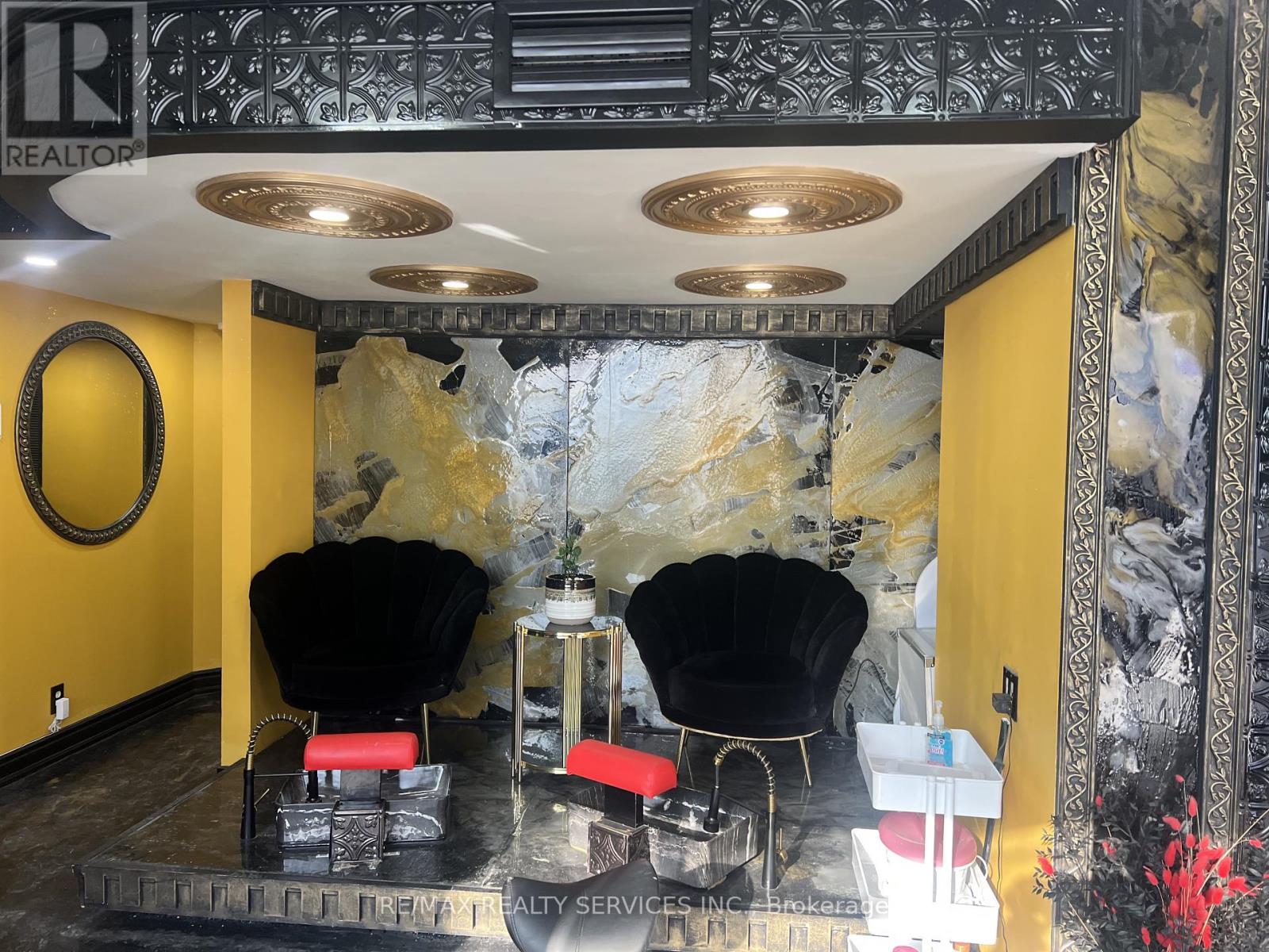 34 Berwick Avenue, Toronto, Ontario  M5P 1H1 - Photo 3 - C12636984