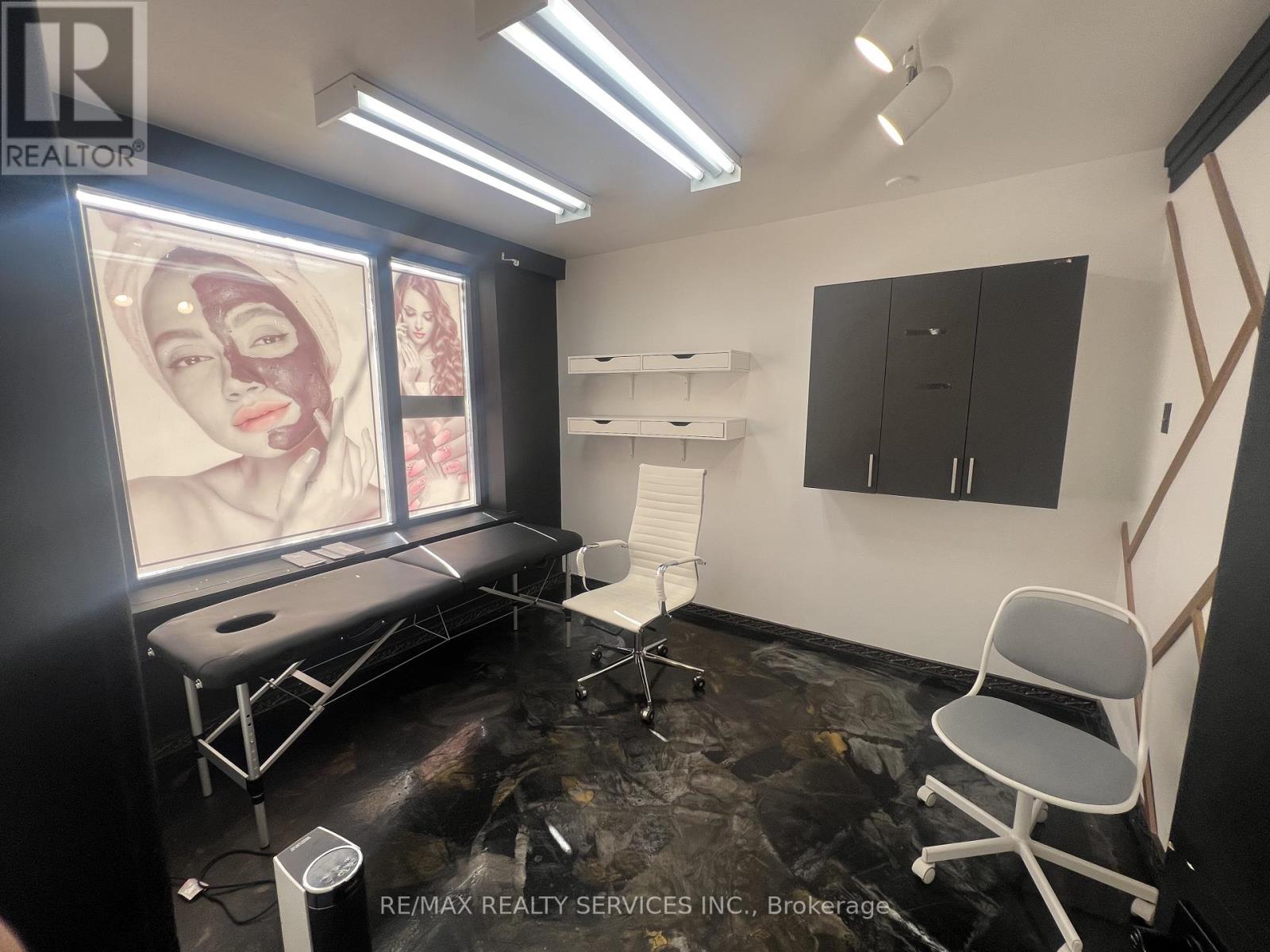 34 Berwick Avenue, Toronto, Ontario  M5P 1H1 - Photo 7 - C12636984