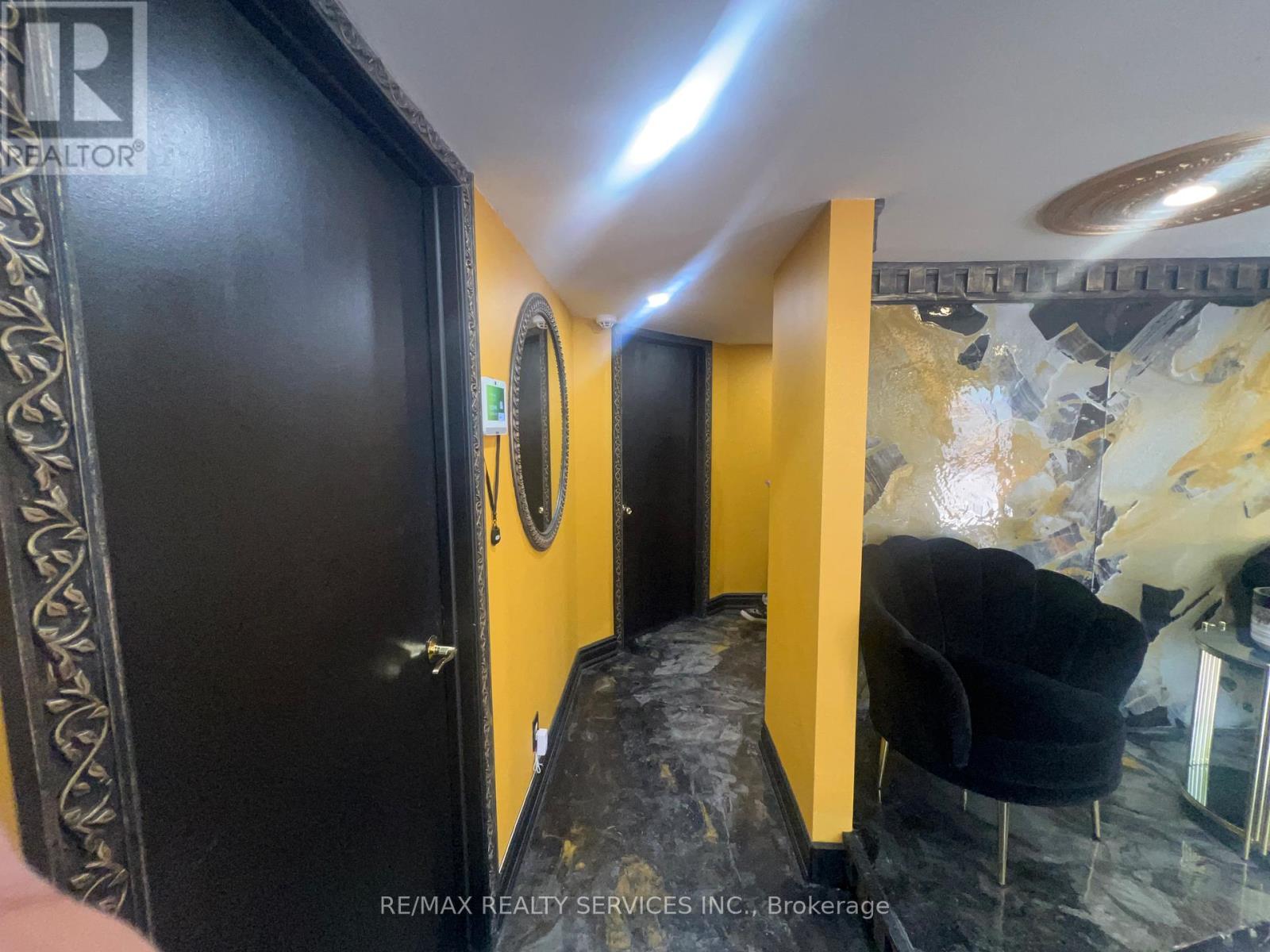 34 Berwick Avenue, Toronto, Ontario  M5P 1H1 - Photo 9 - C12636984