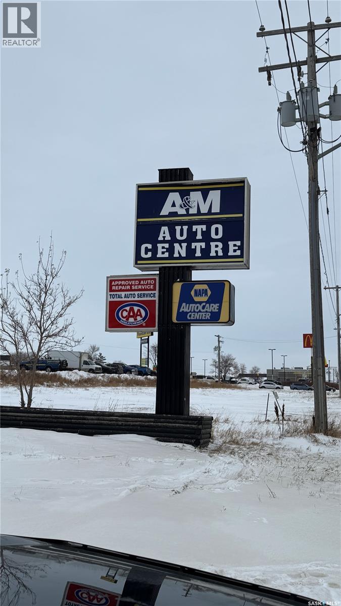 370 Railway Avenue E, North Battleford, Saskatchewan  S9A 2R7 - Photo 3 - SK025702