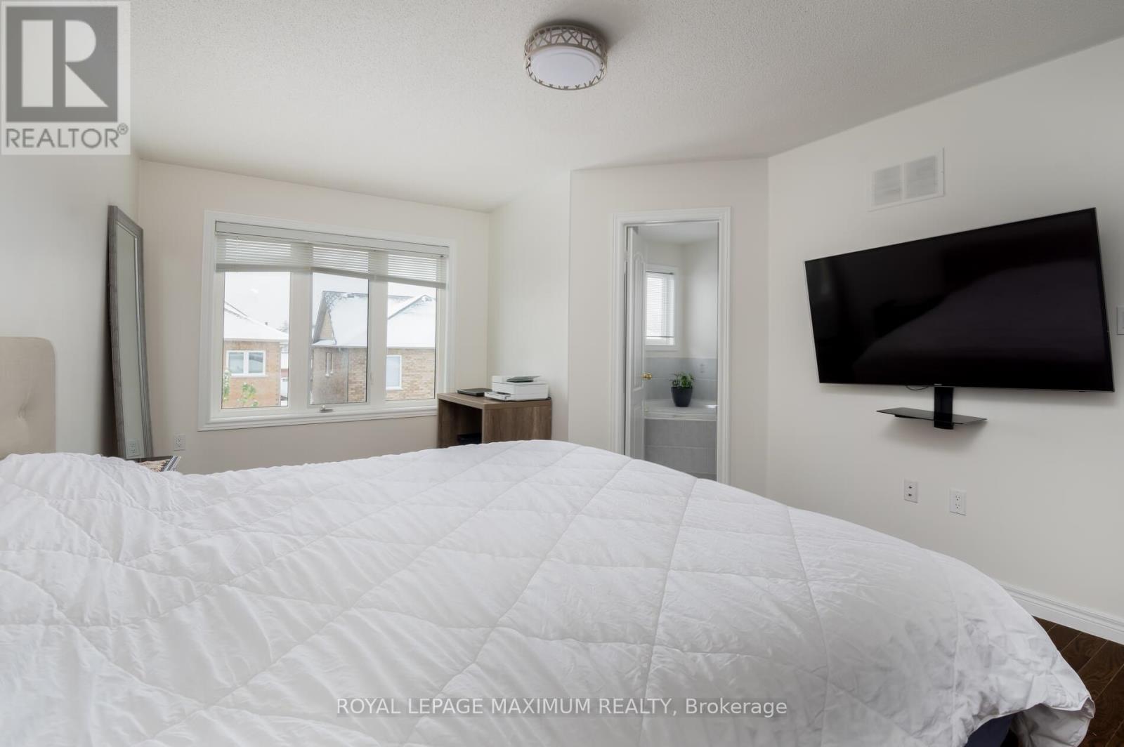 179 Warwick Crescent, Newmarket, Ontario  L3X 2S3 - Photo 14 - N12518476