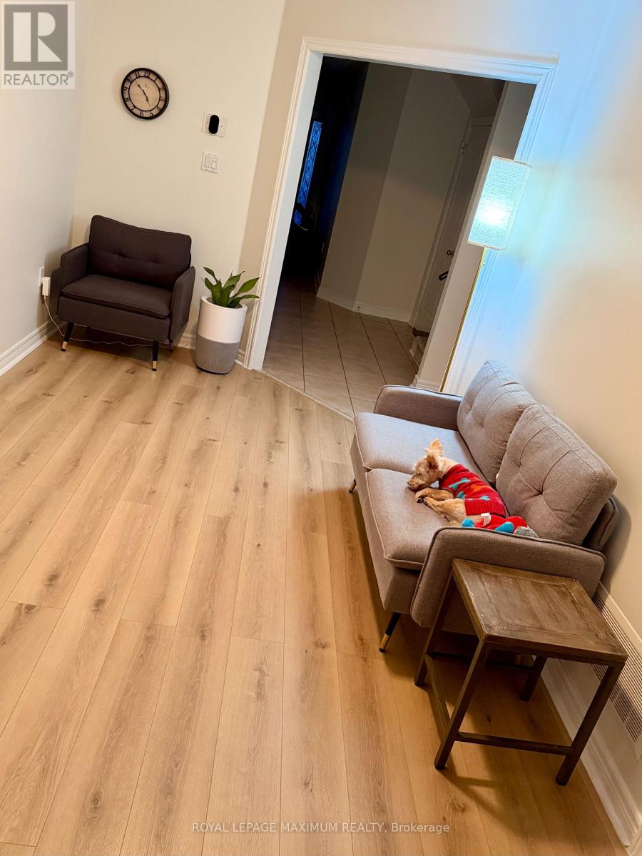 179 Warwick Crescent, Newmarket, Ontario  L3X 2S3 - Photo 6 - N12518476