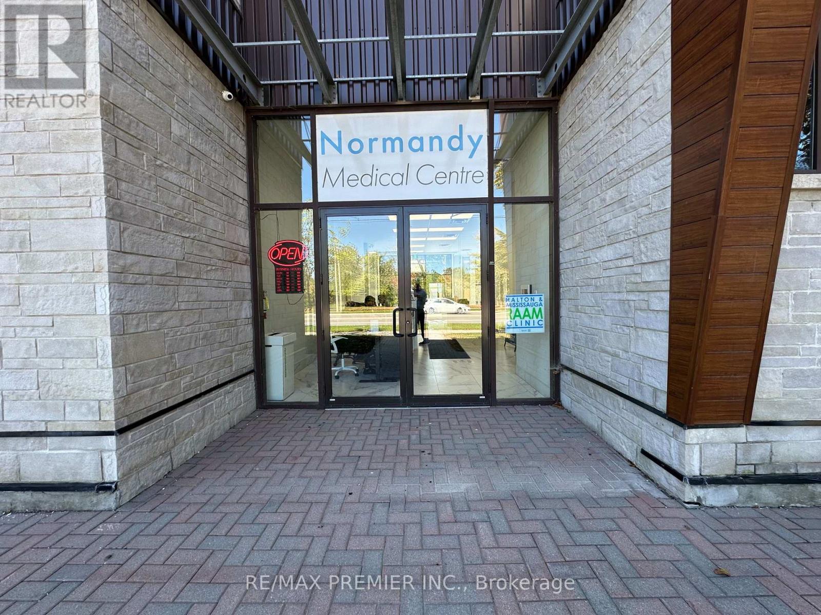 West Half - 120 Guelph Street, Halton Hills, Ontario L7G 4A4 - Photo 3 - W12451385