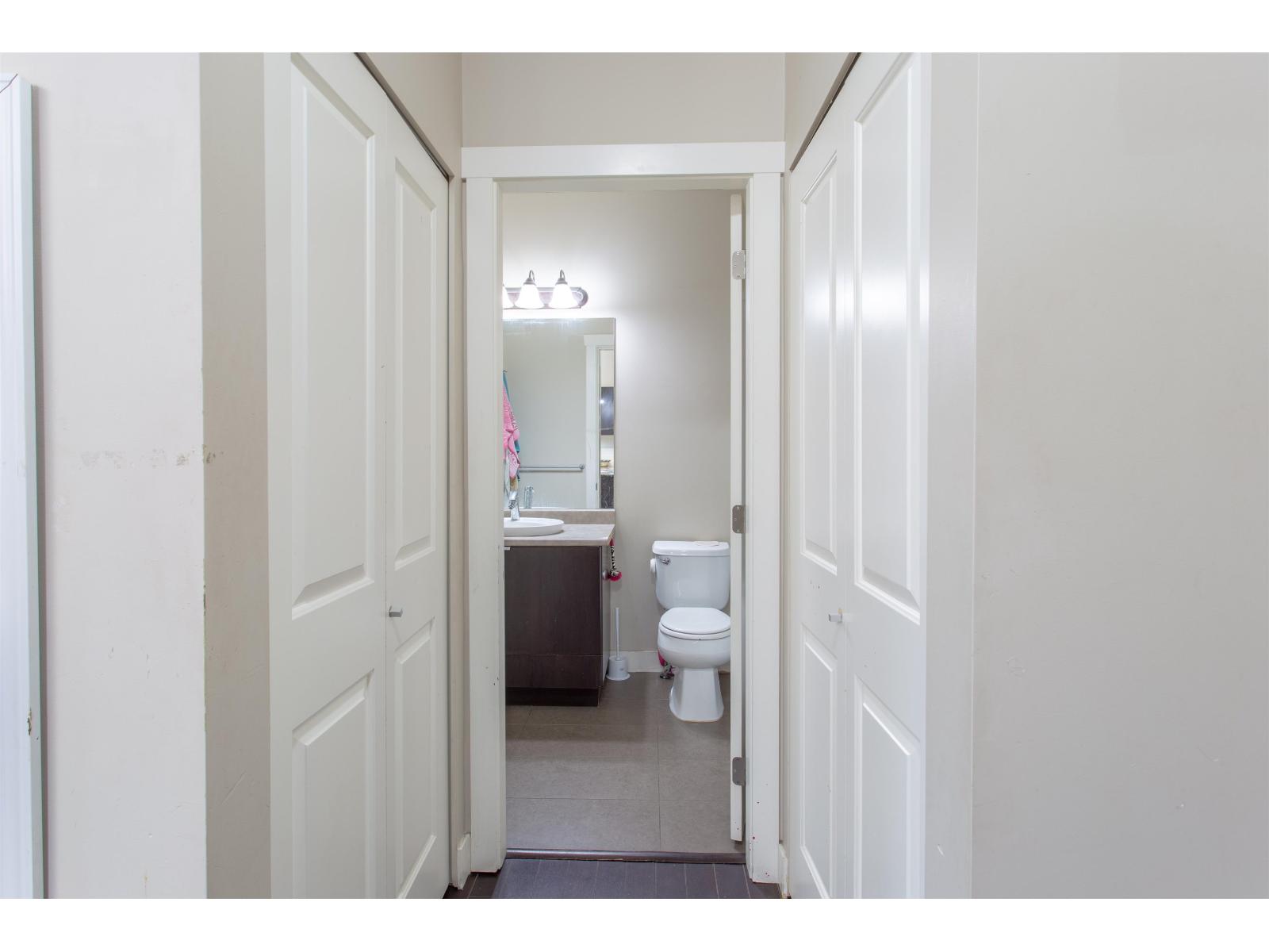 409 9655 King George Boulevard, Surrey, British Columbia  V3T 0C7 - Photo 9 - R3074141