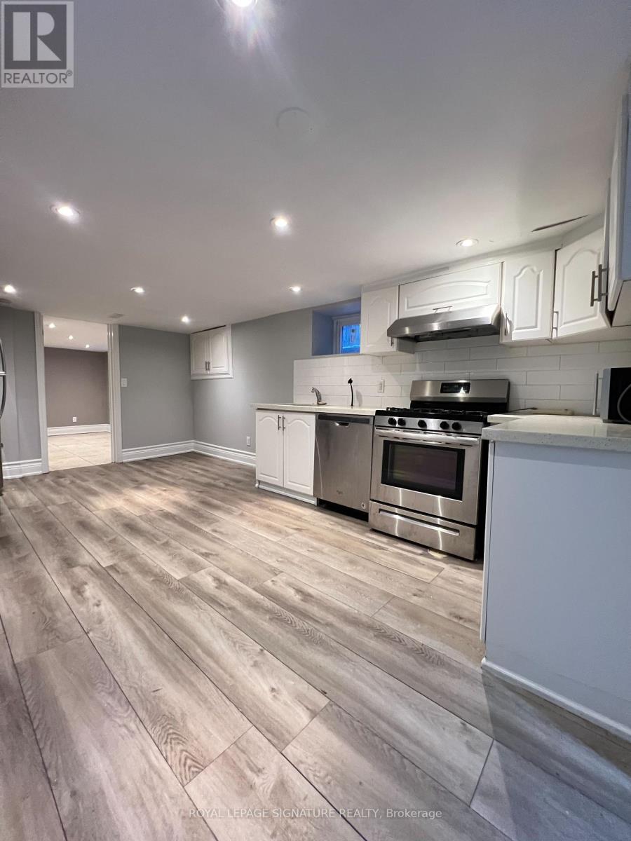 111 SUNNYSIDE AVENUE, Toronto, Ontario