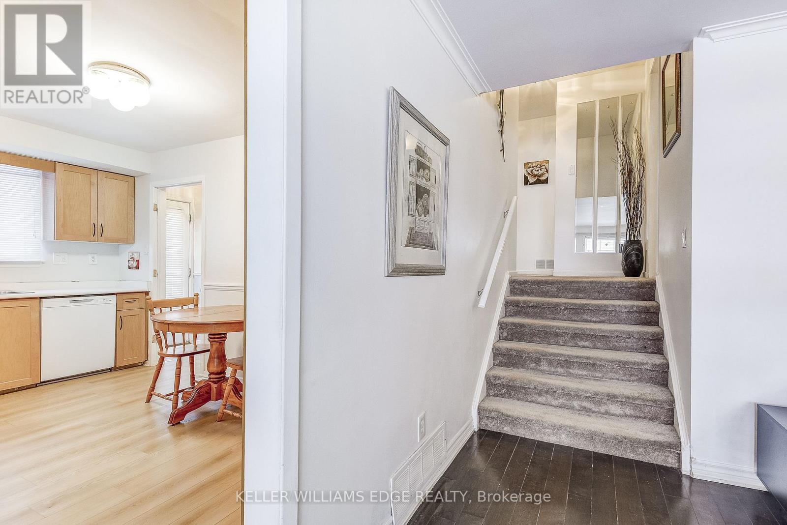 2145 Sandringham Drive, Burlington, Ontario  L7P 1T8 - Photo 9 - W12636982