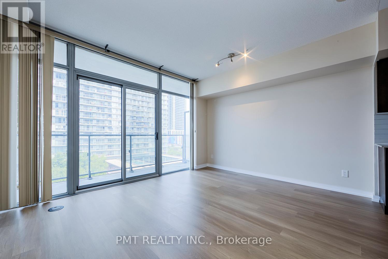 612 - 105 The Queensway, Toronto, Ontario  M6S 5B5 - Photo 11 - W12637008
