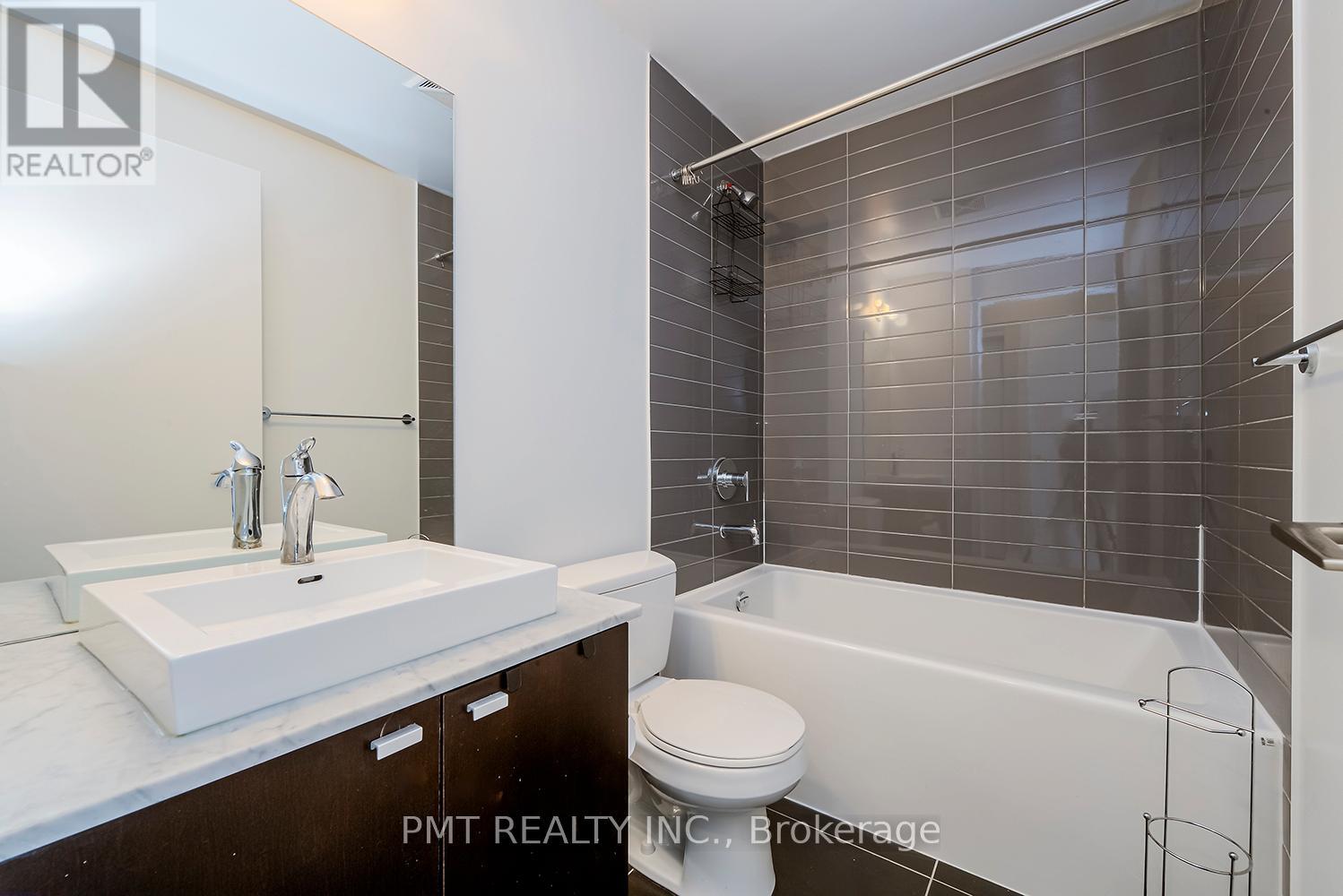 612 - 105 The Queensway, Toronto, Ontario  M6S 5B5 - Photo 15 - W12637008