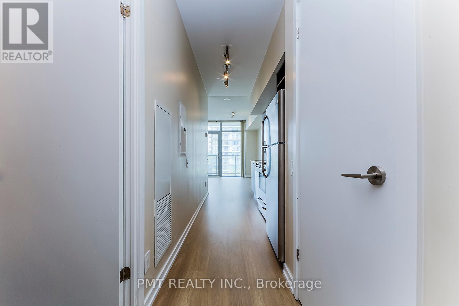 612 - 105 The Queensway, Toronto, Ontario  M6S 5B5 - Photo 2 - W12637008