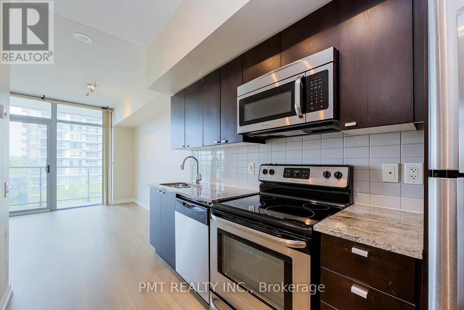 612 - 105 The Queensway, Toronto, Ontario  M6S 5B5 - Photo 4 - W12637008