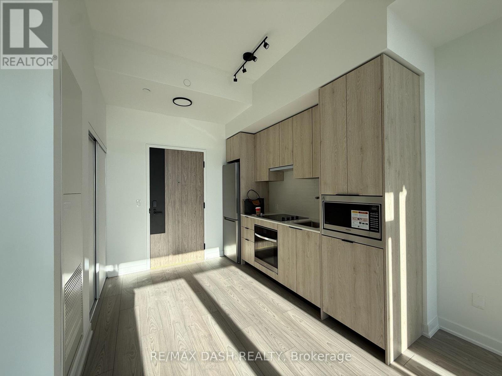 826 - 1007 The Queensway, Toronto, Ontario  M8Z 0H4 - Photo 10 - W12637066