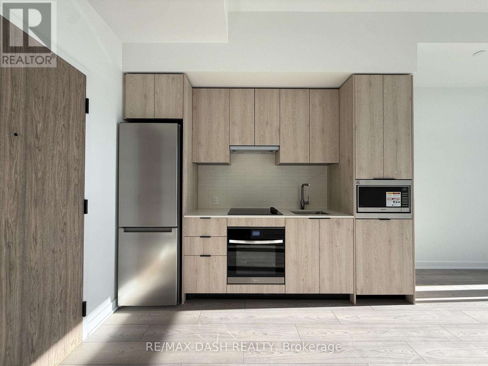 826 - 1007 The Queensway, Toronto, Ontario  M8Z 0H4 - Photo 4 - W12637066