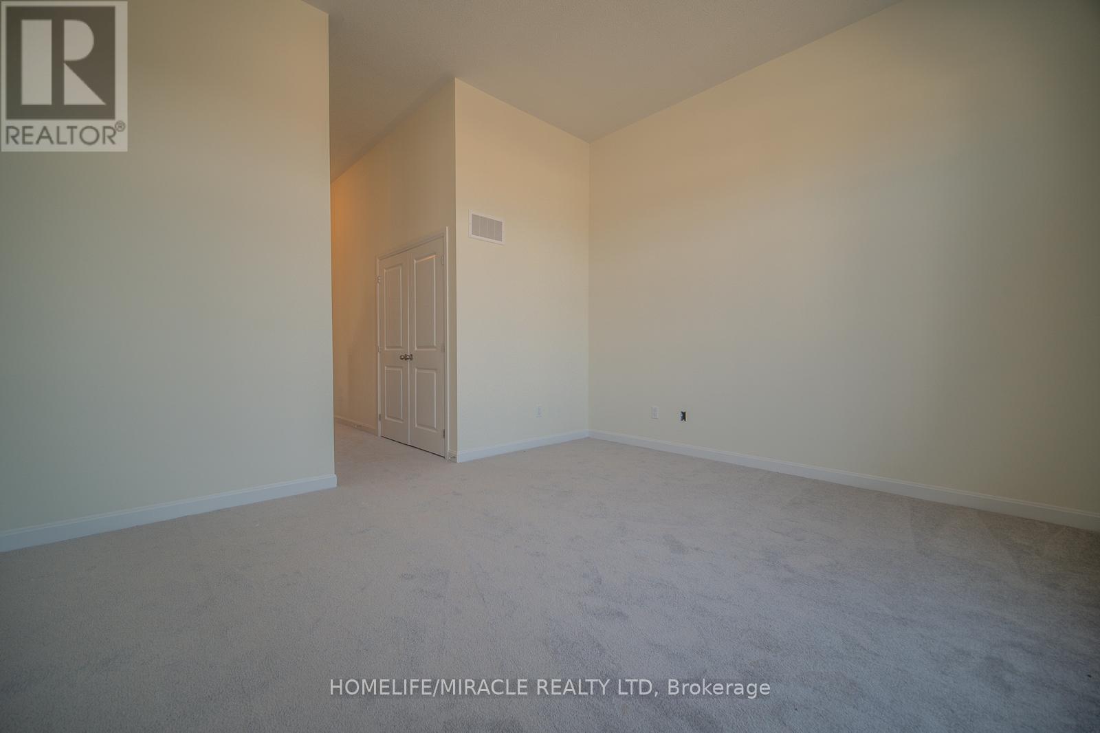 60 Oakmont Drive, Loyalist, Ontario  K0H 1G0 - Photo 17 - X12637006